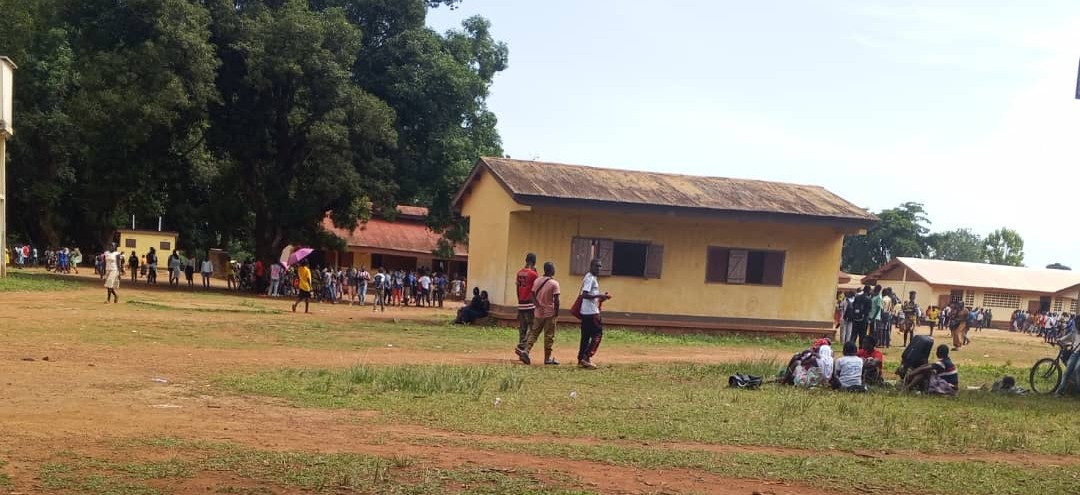 Disparités dans l'avancement des programmes au Lycée moderne de Sibut