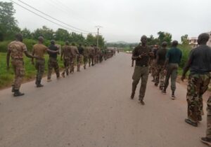 Tensions militaires à Bangui suite à la reconduction du gouvernement