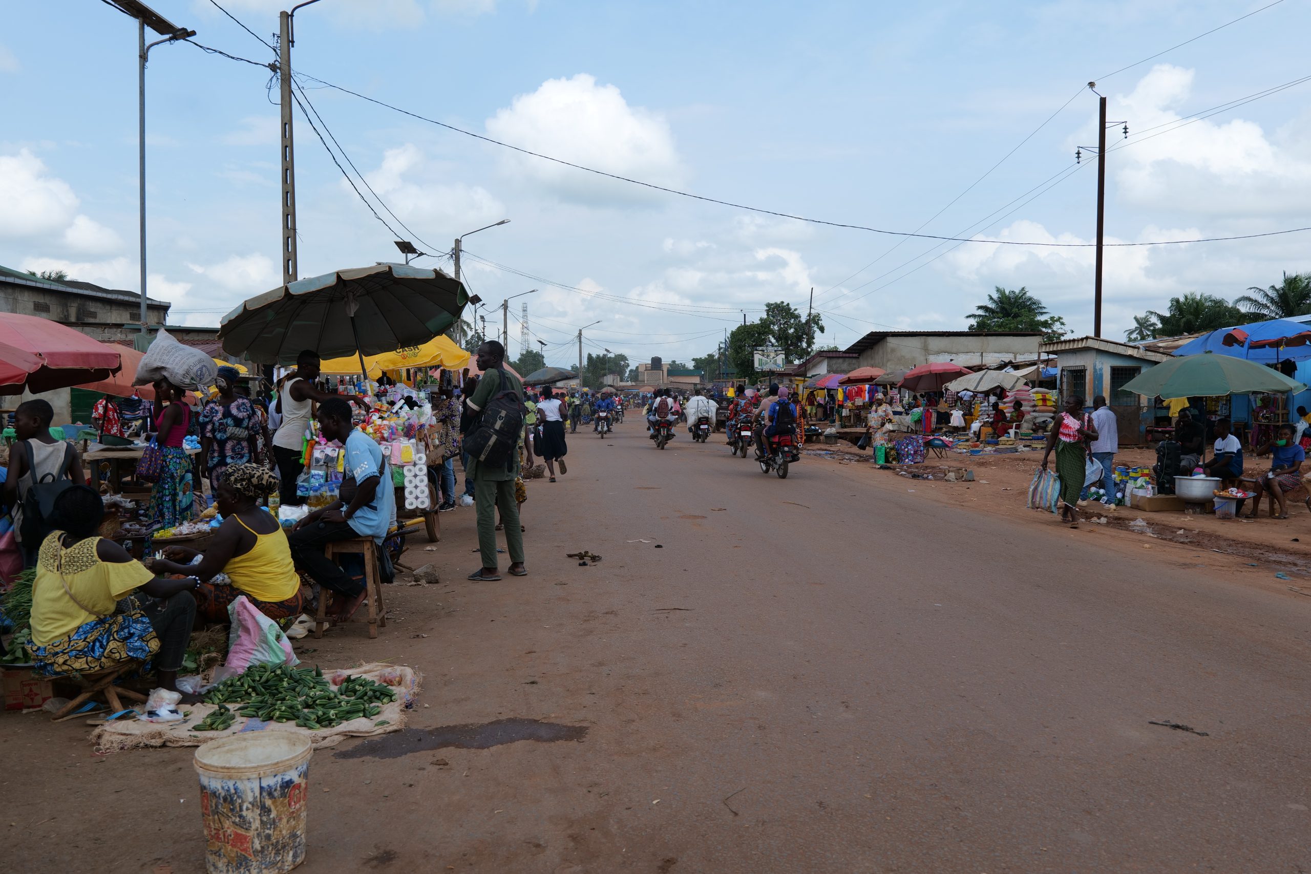 Évacuation des vendeurs ambulants au marché Pétévo : opinions divergentes à Bangui