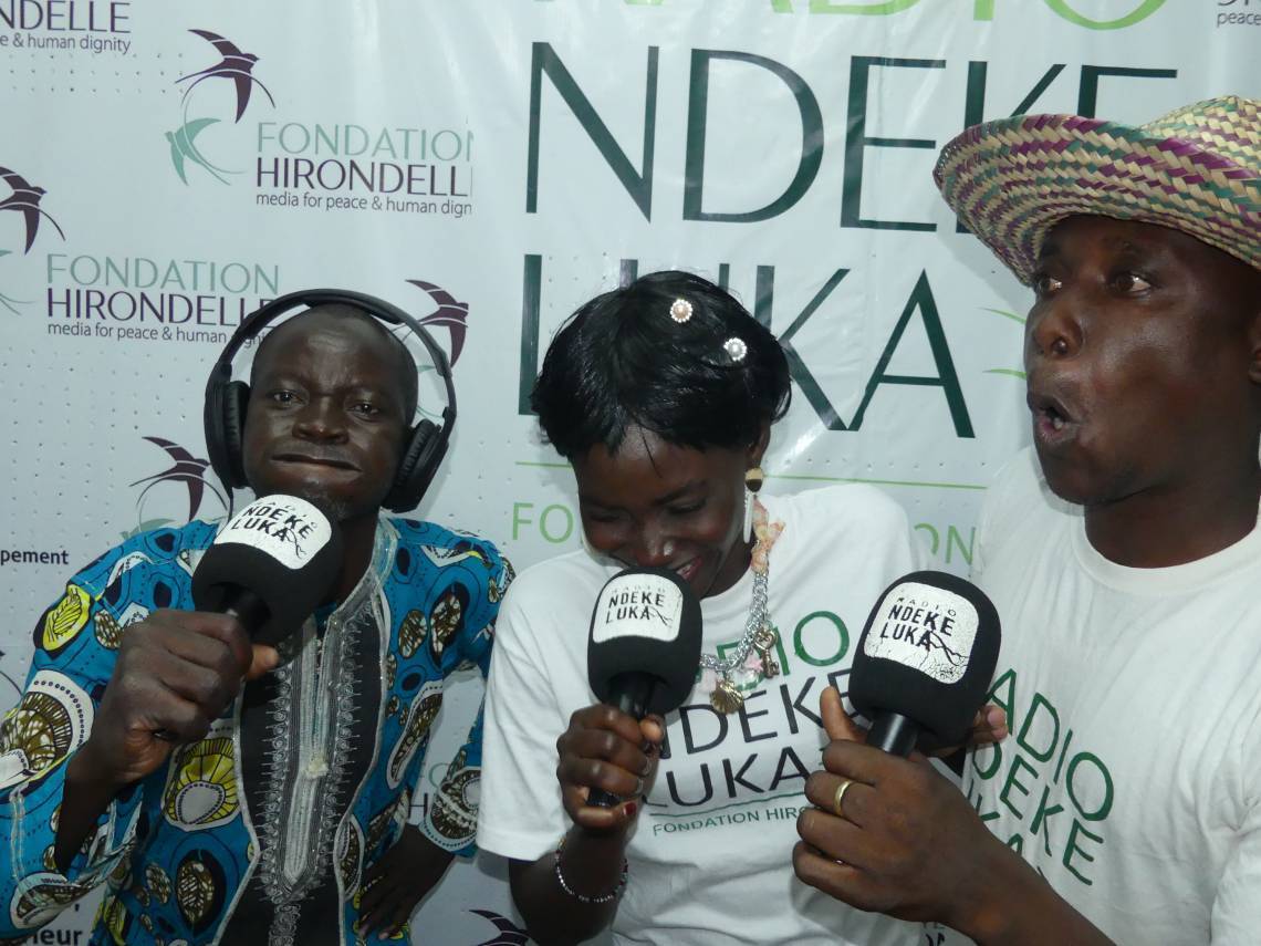 Linga Théâtre : Mama Mokonzi Éclaire les Parents sur la Rentrée Scolaire